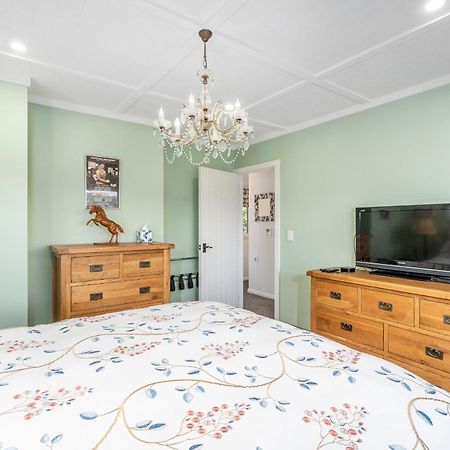 Bayview Valley Lodge Bed & Breakfast Whitianga Ngoại thất bức ảnh